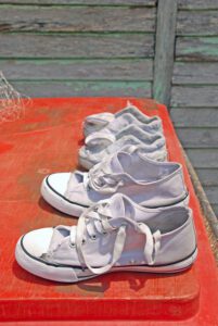 Air drying shoes